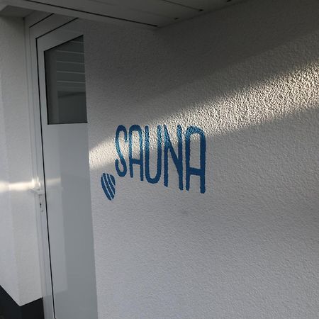 Eine Sehr Gemuetliche Dachgeschoss Ferienwohnung Ihlow  Exterior foto
