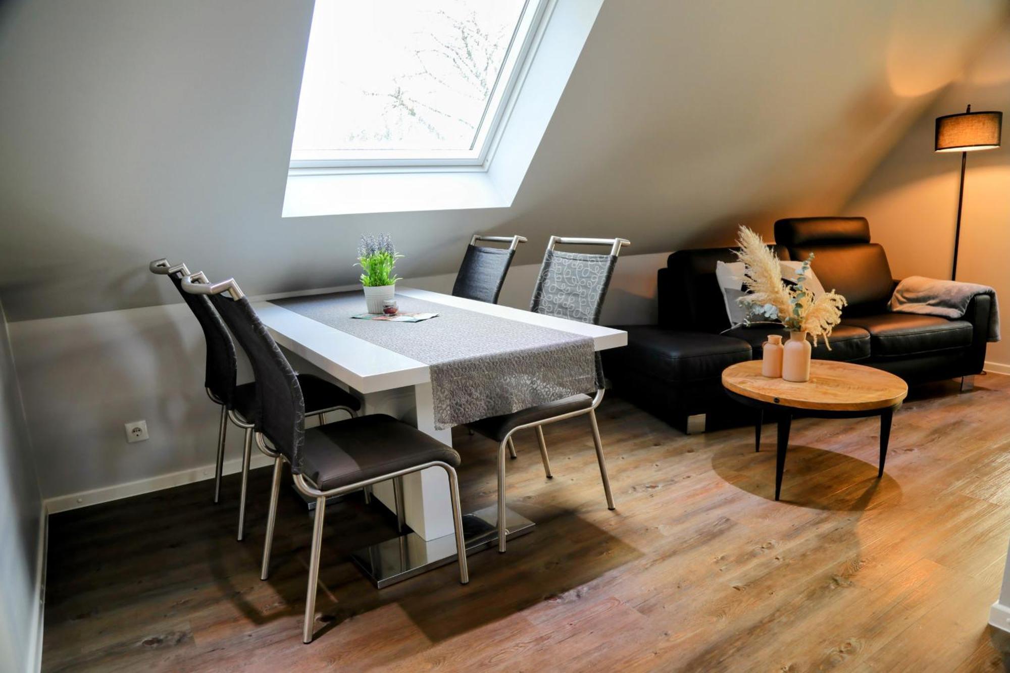 Eine Sehr Gemuetliche Dachgeschoss Ferienwohnung Ihlow  Exterior foto
